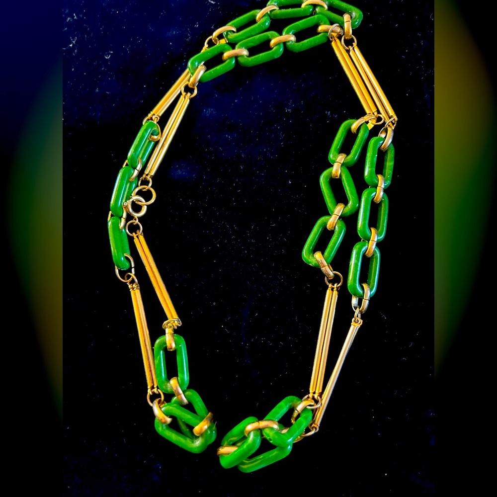 Pretty Green & Gold Necklace